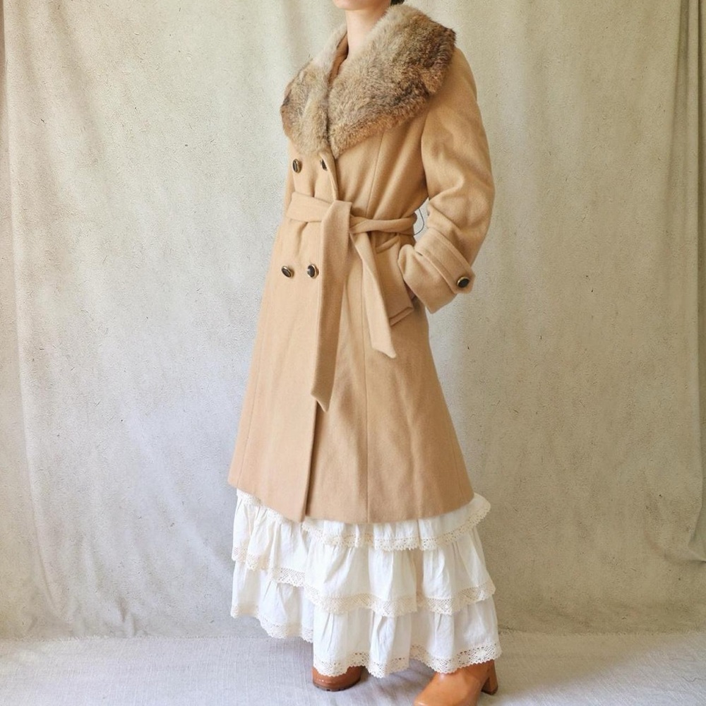 (60s?) 100% Wool Double Breasted duster Coat with REAL Fur Collar in Camel
